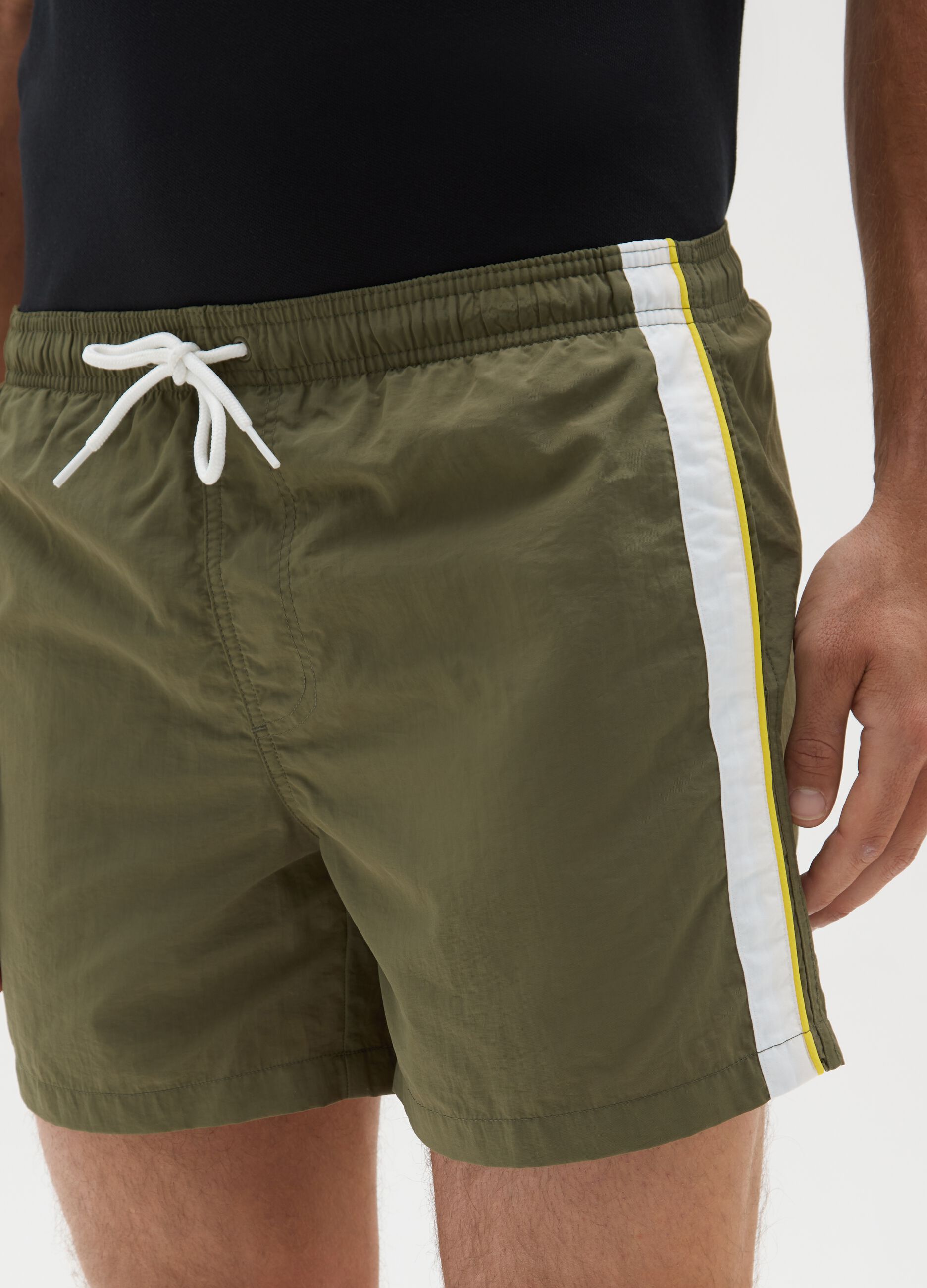 Men's Multicolour Blend Regular Fit Shorts