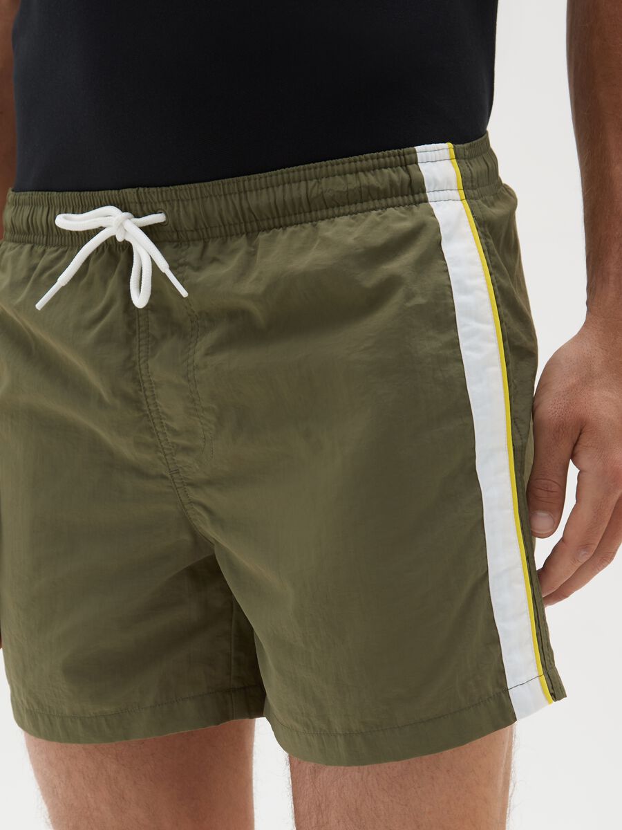 Men's Multicolour Blend Regular Fit Shorts_2