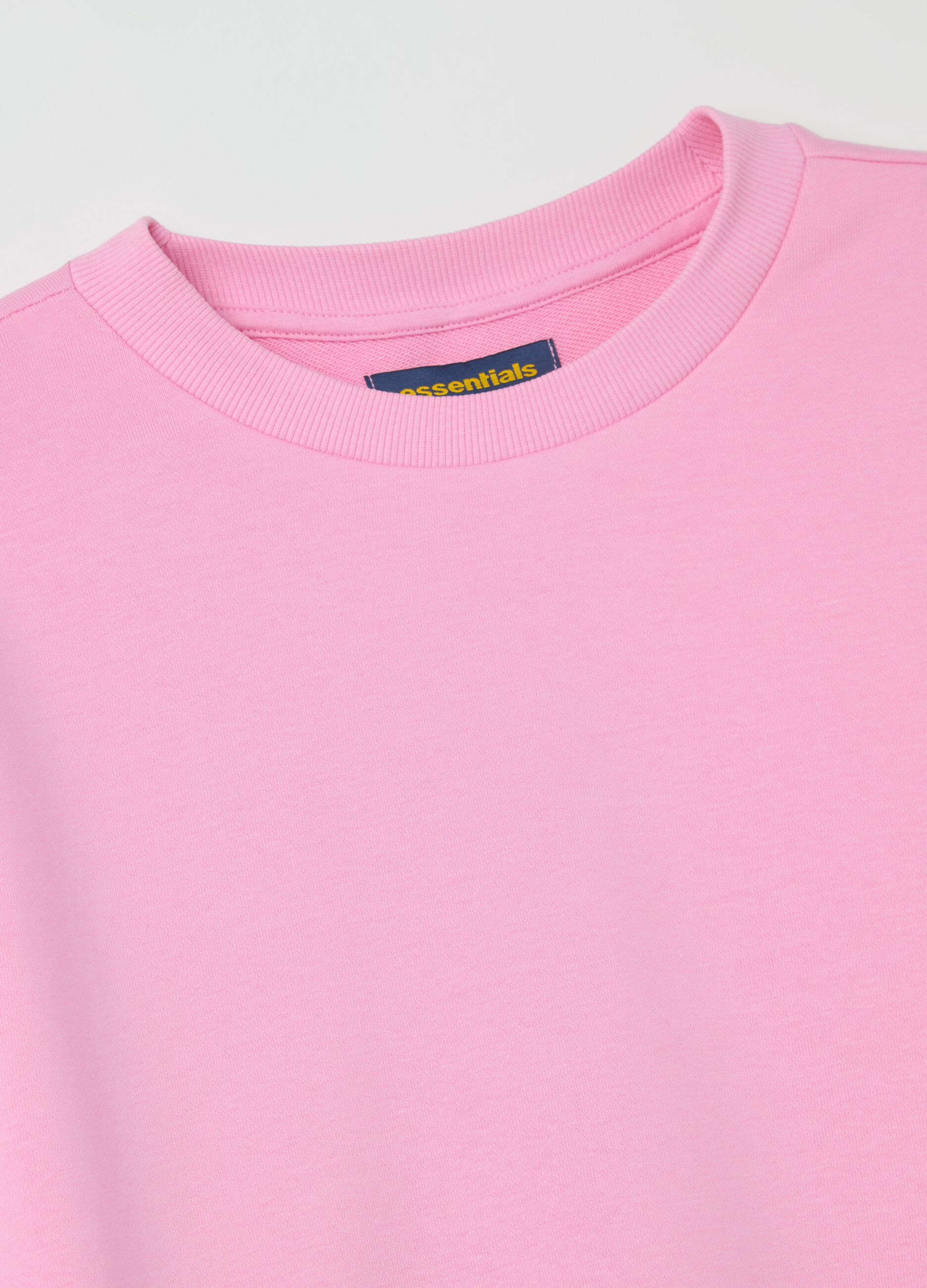 Essential sweatshirt with round neck