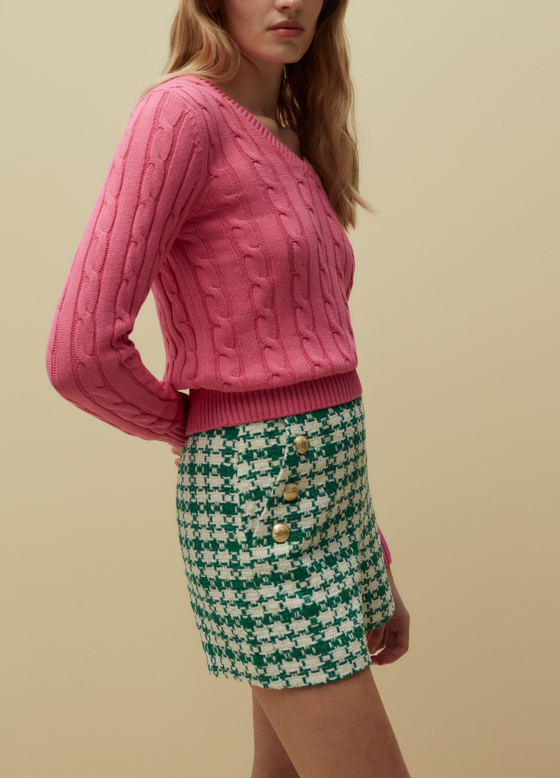 Shorts effetto tweed con bottoni dorati_3