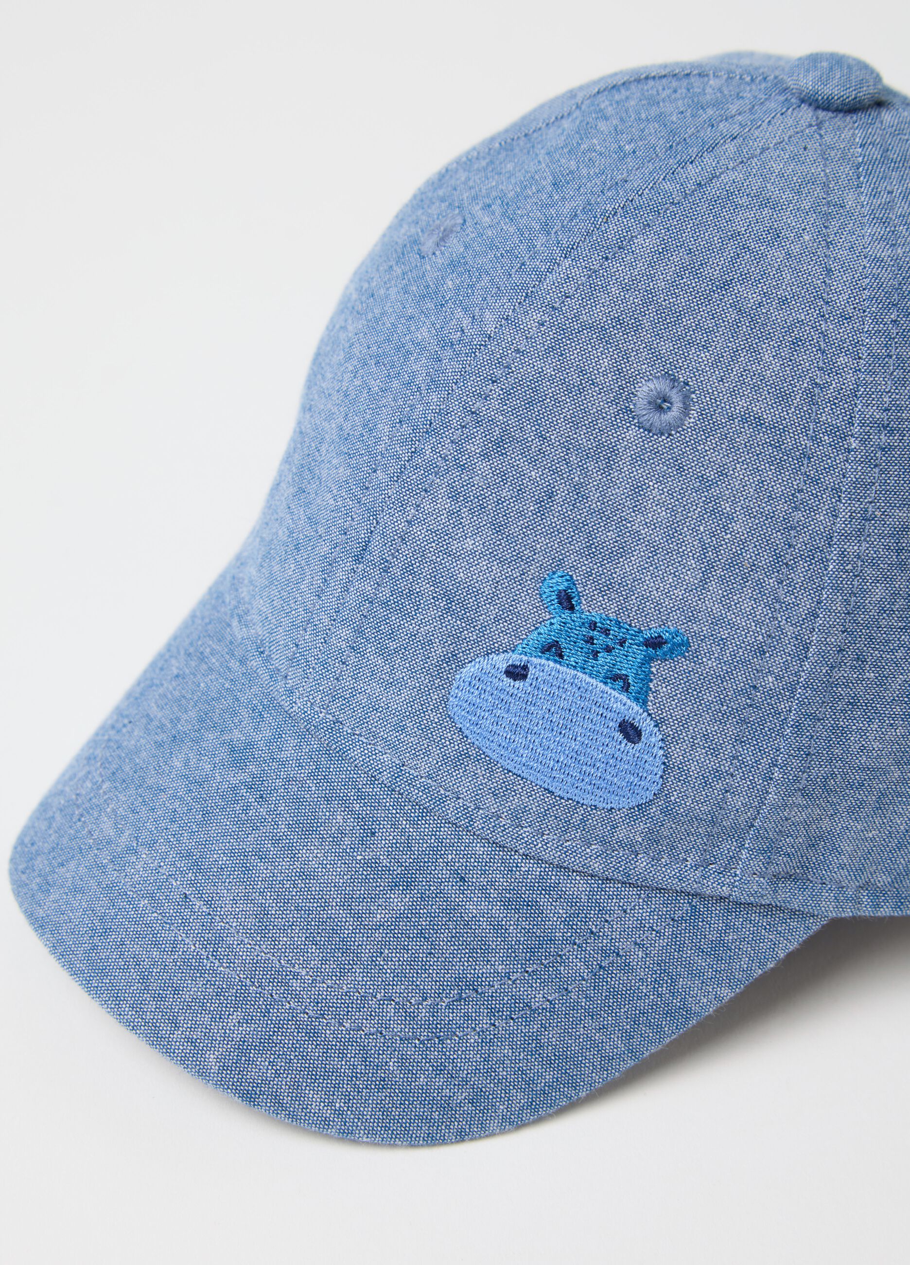 Light blue baseball cap with hippopotamus embroidery