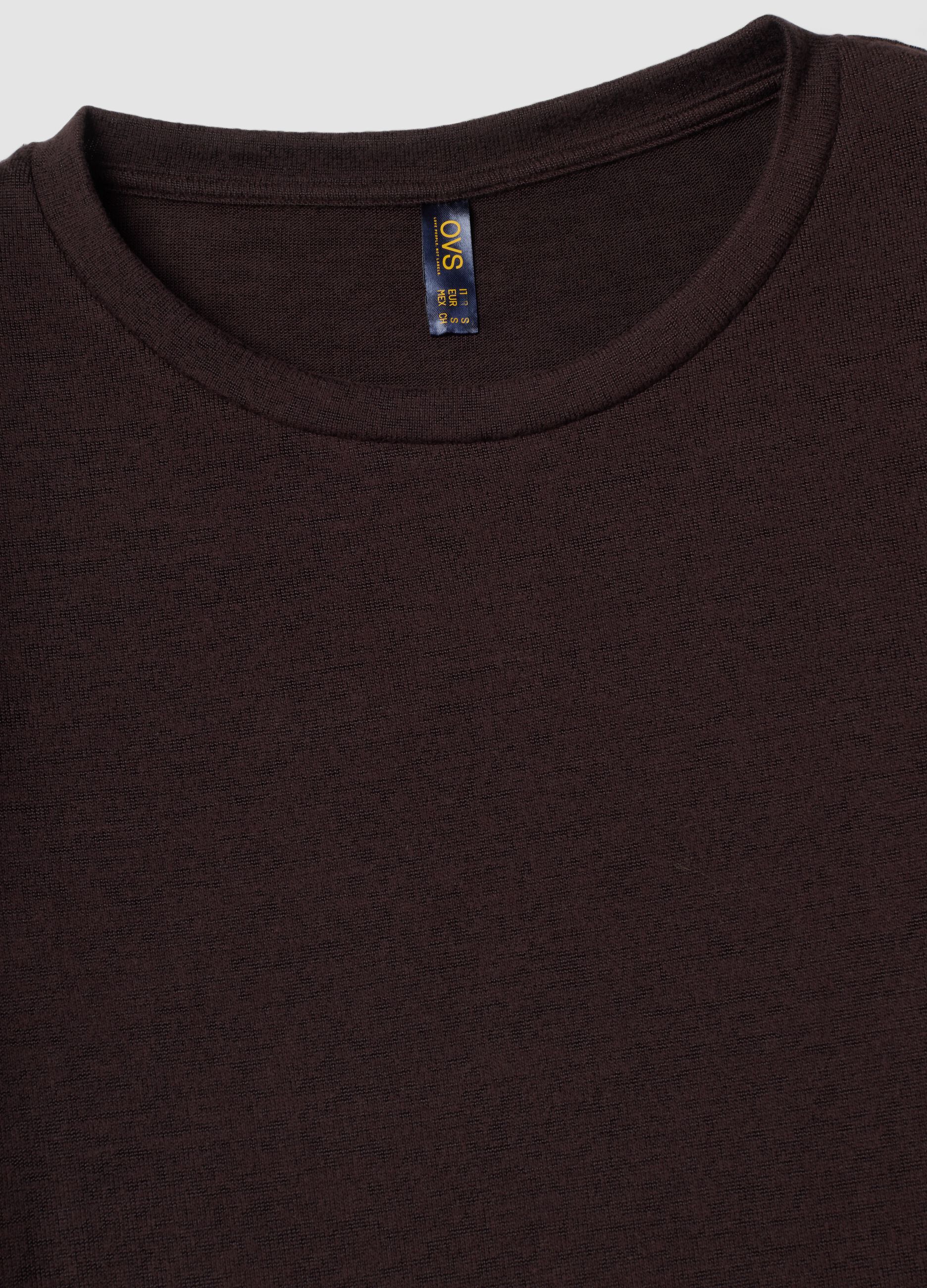 Pigiama marrone in misto viscosa elasticizzata con girocollo regular fit