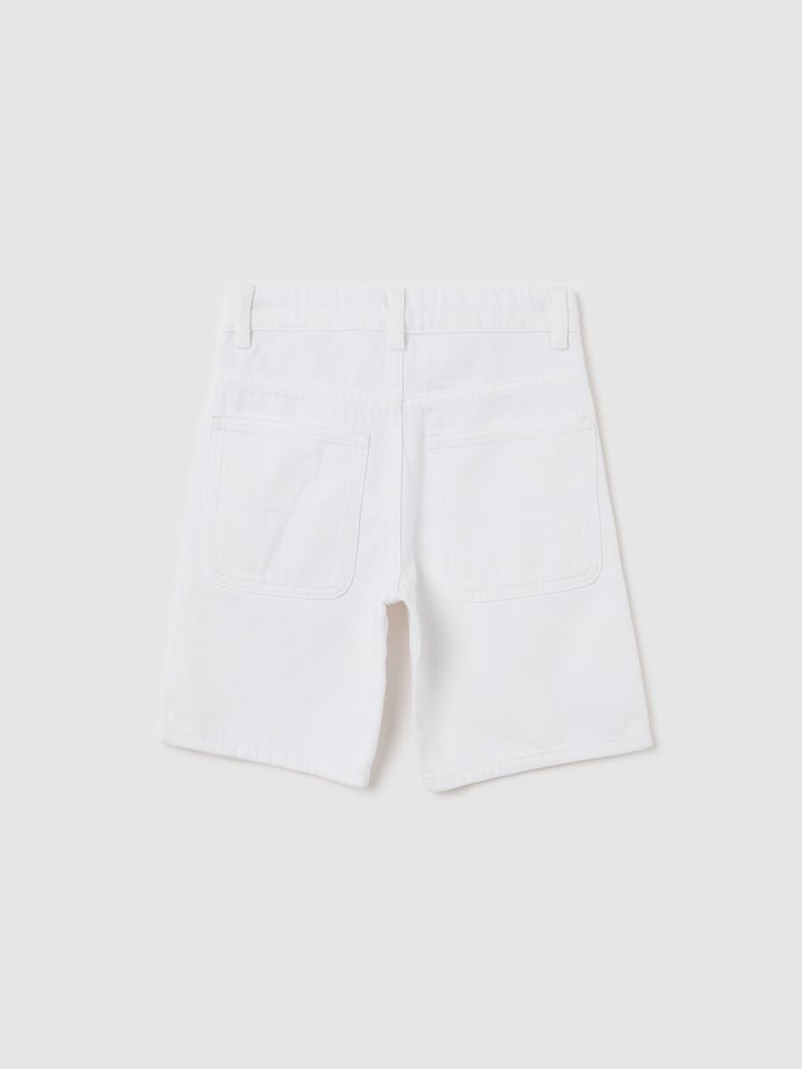 White shorts in cotton with Marvel patch_1