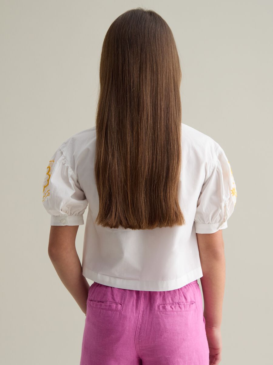 White blouse with embroidered sides in cotton_1