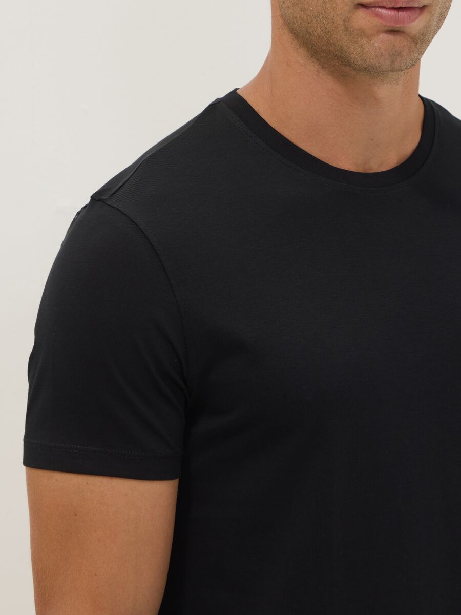 Black crew-neck T-shirt in pure Supima cotton, regular fit_1