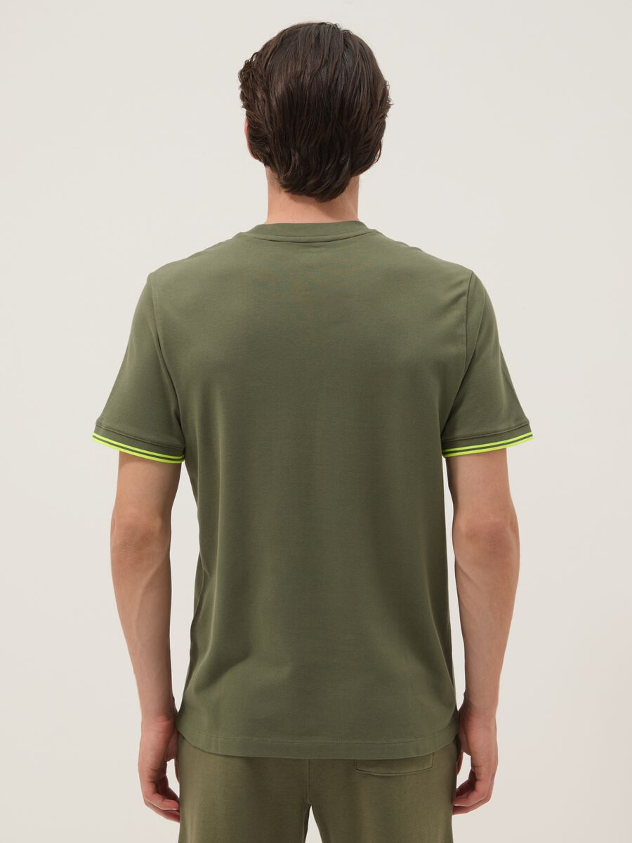 Green stretch cotton T-shirt with chest pocket_3
