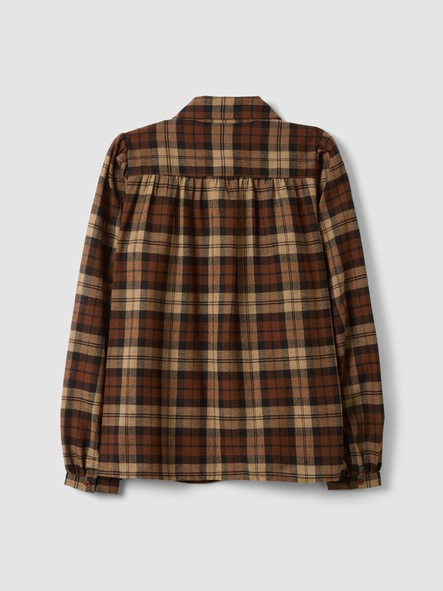 Camicia marrone a quadri con colletto classico_2