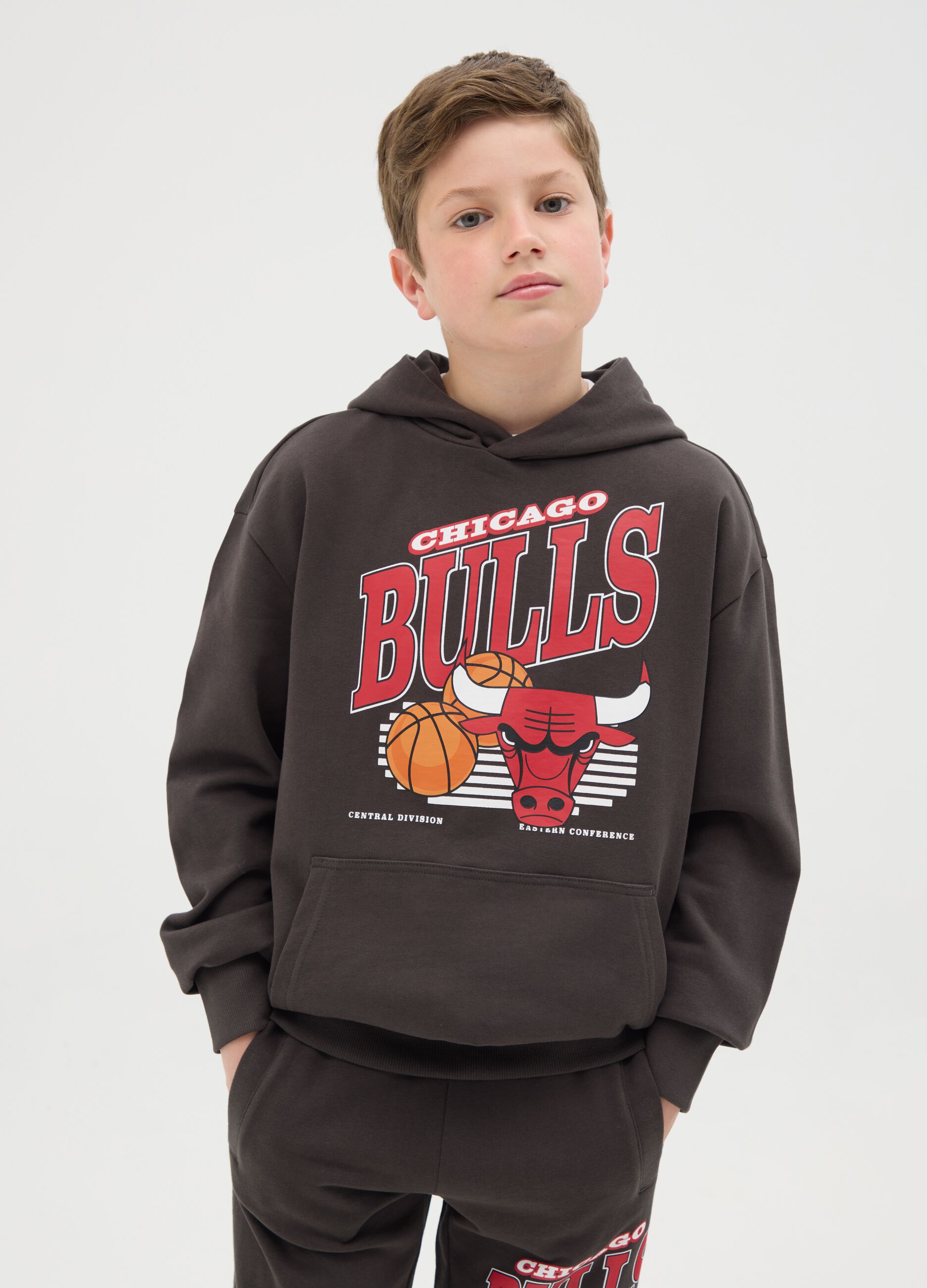 Sweatshirt with hood and NBA Chicago Bulls print