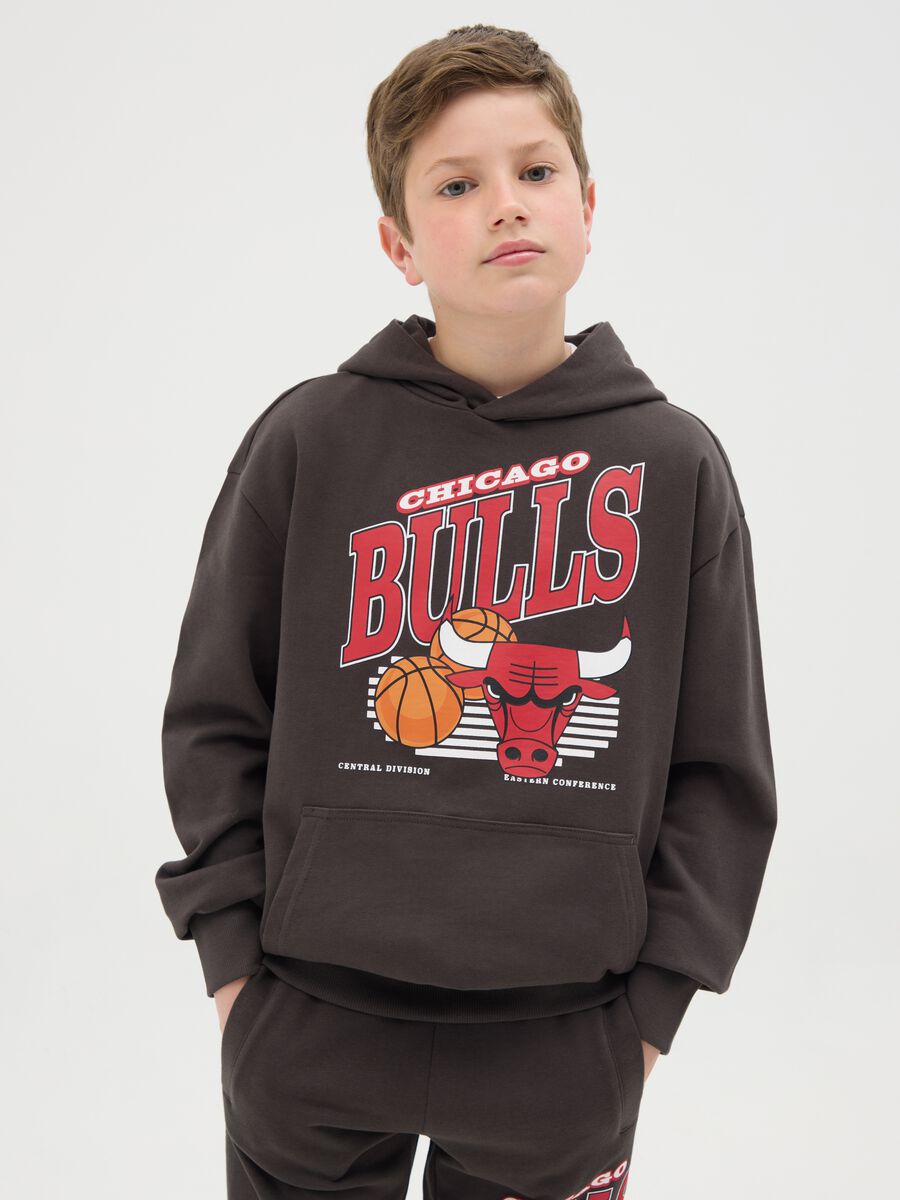 Sweatshirt with hood and NBA Chicago Bulls print_0