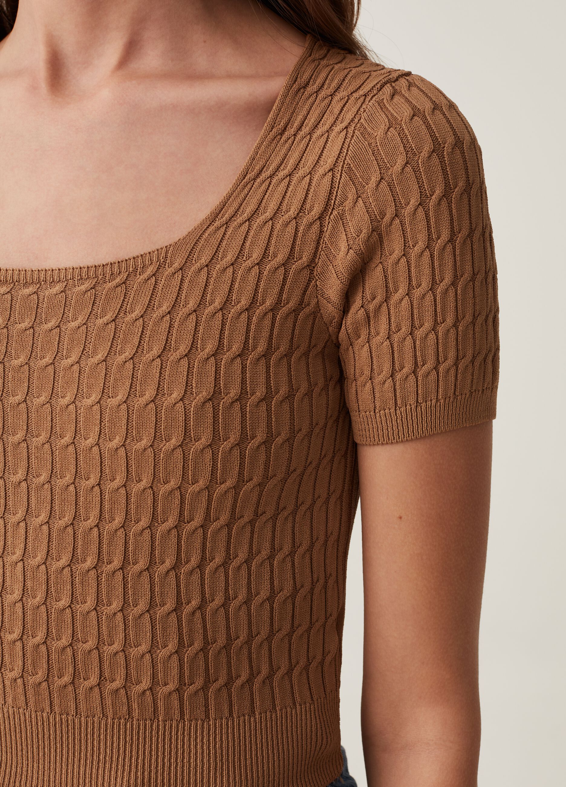 T-shirt cropped con lavorazione a trecce Hybrid_2