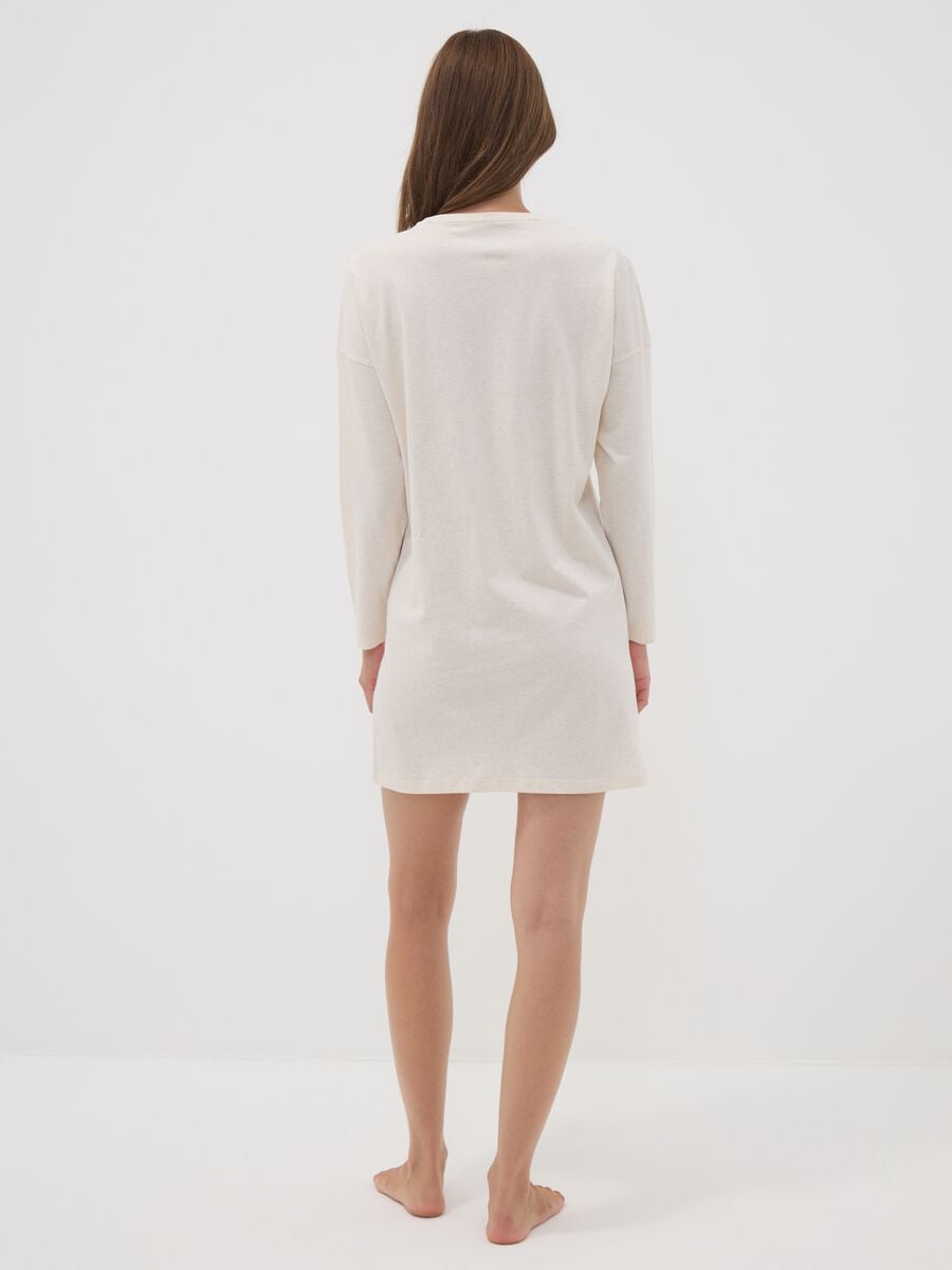 Camicia da notte beige in puro cotone organico con stampa cornetto_3