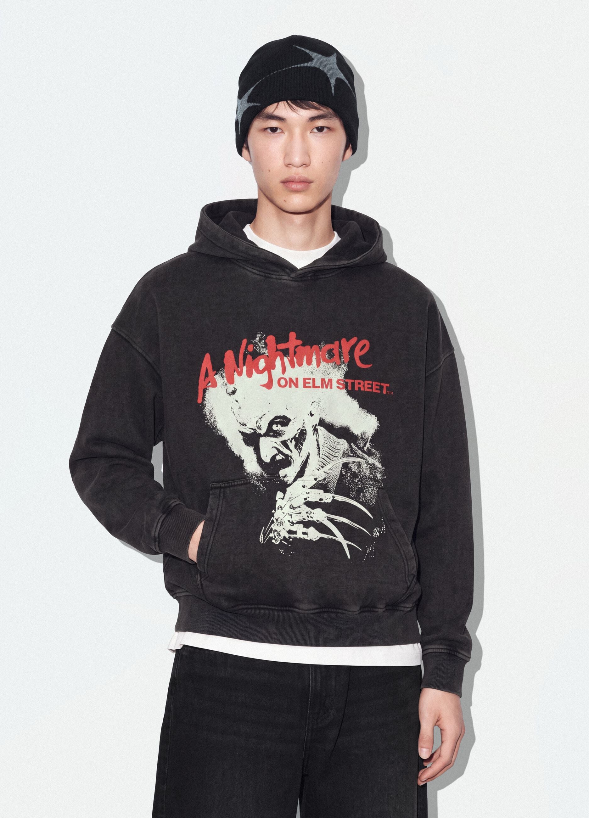 Grey oversized 100% cotton hoodie with &ldquo;A Nightmare On Elm Street&rdquo; print