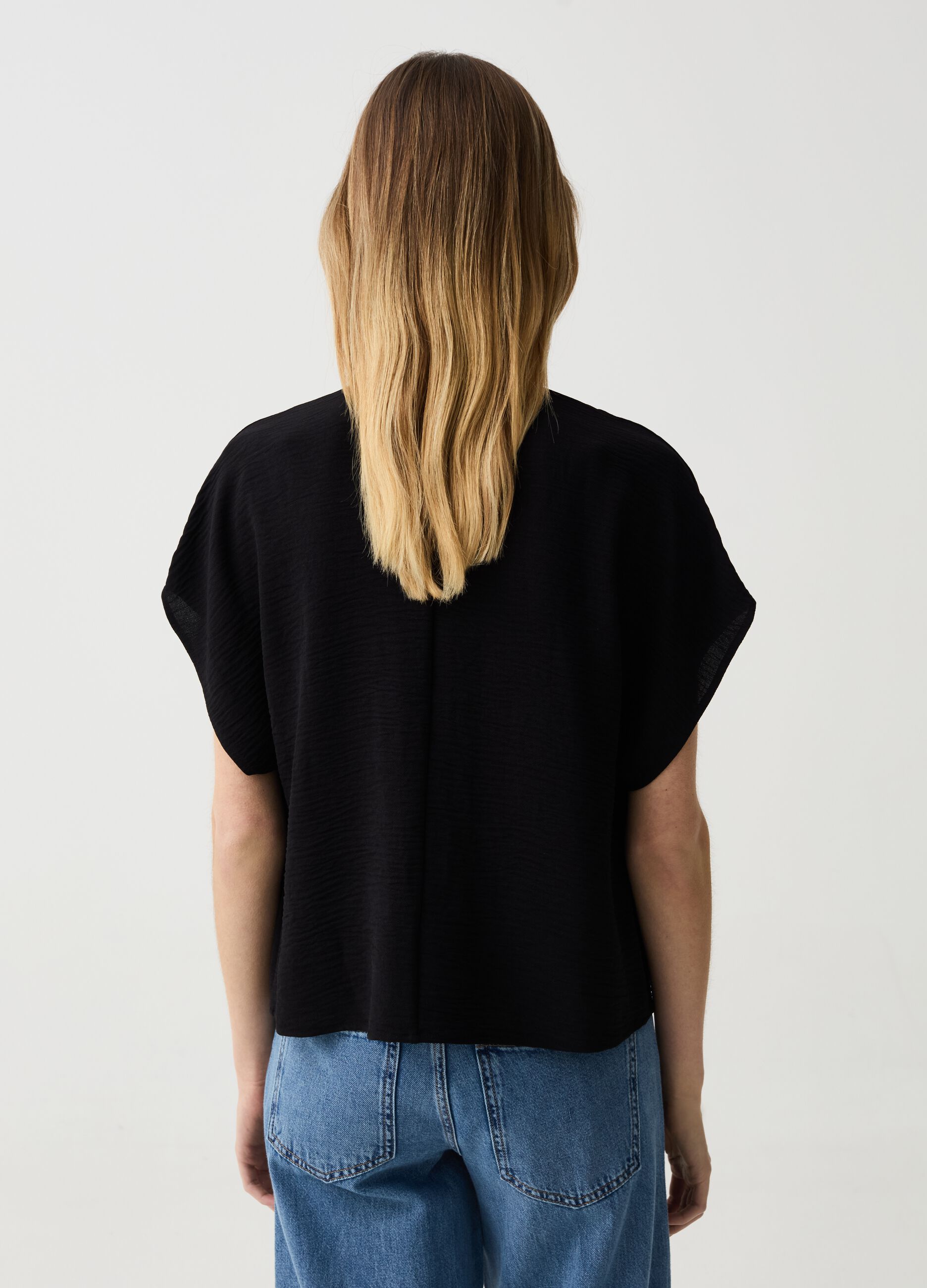 Crinkle-effect blouse with V neck