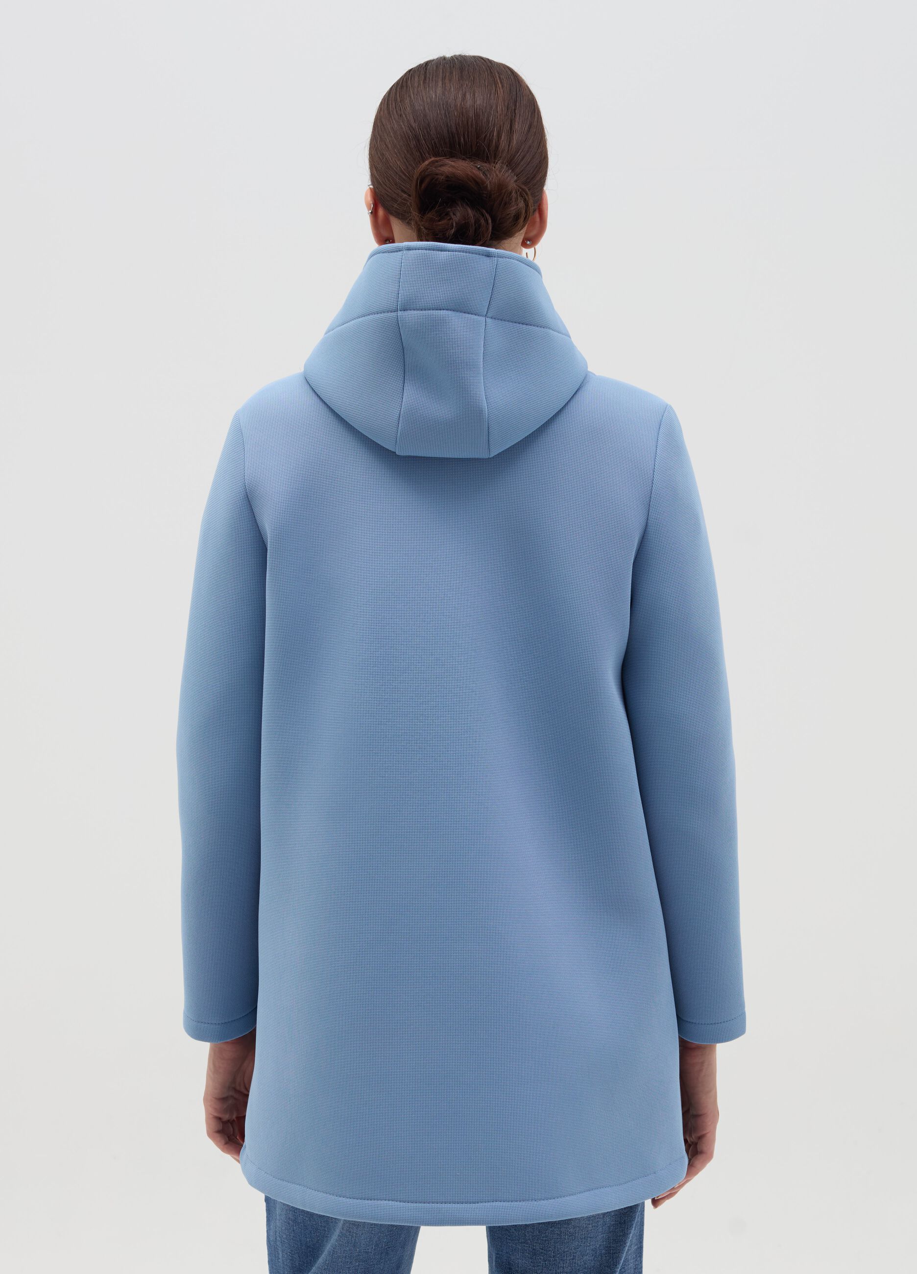 Hooded coat with buttons