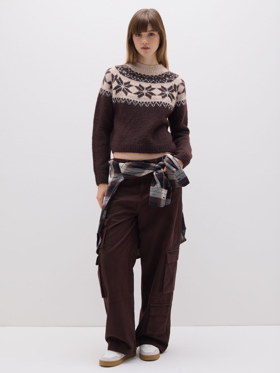 Brown Sweater with Star Pattern_2