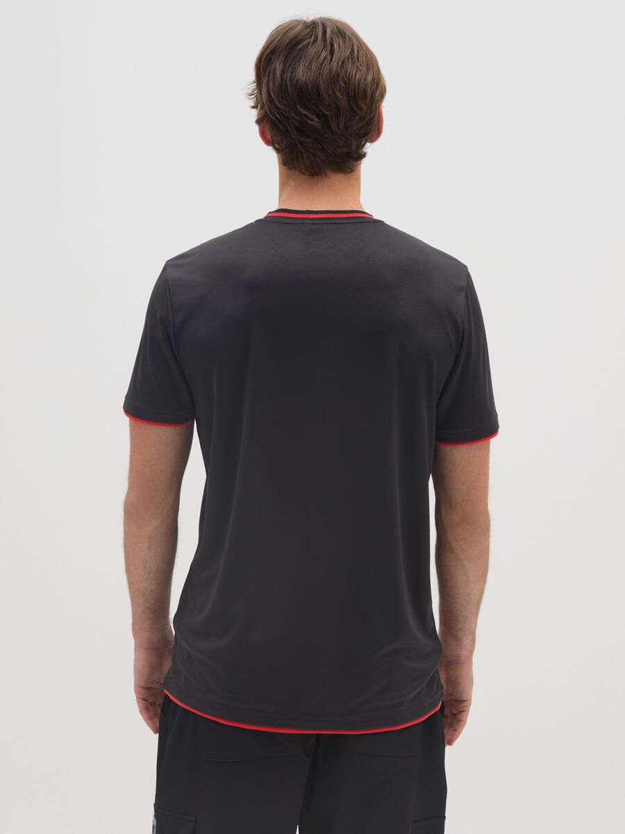 Black T-shirt with Everlast logo_2