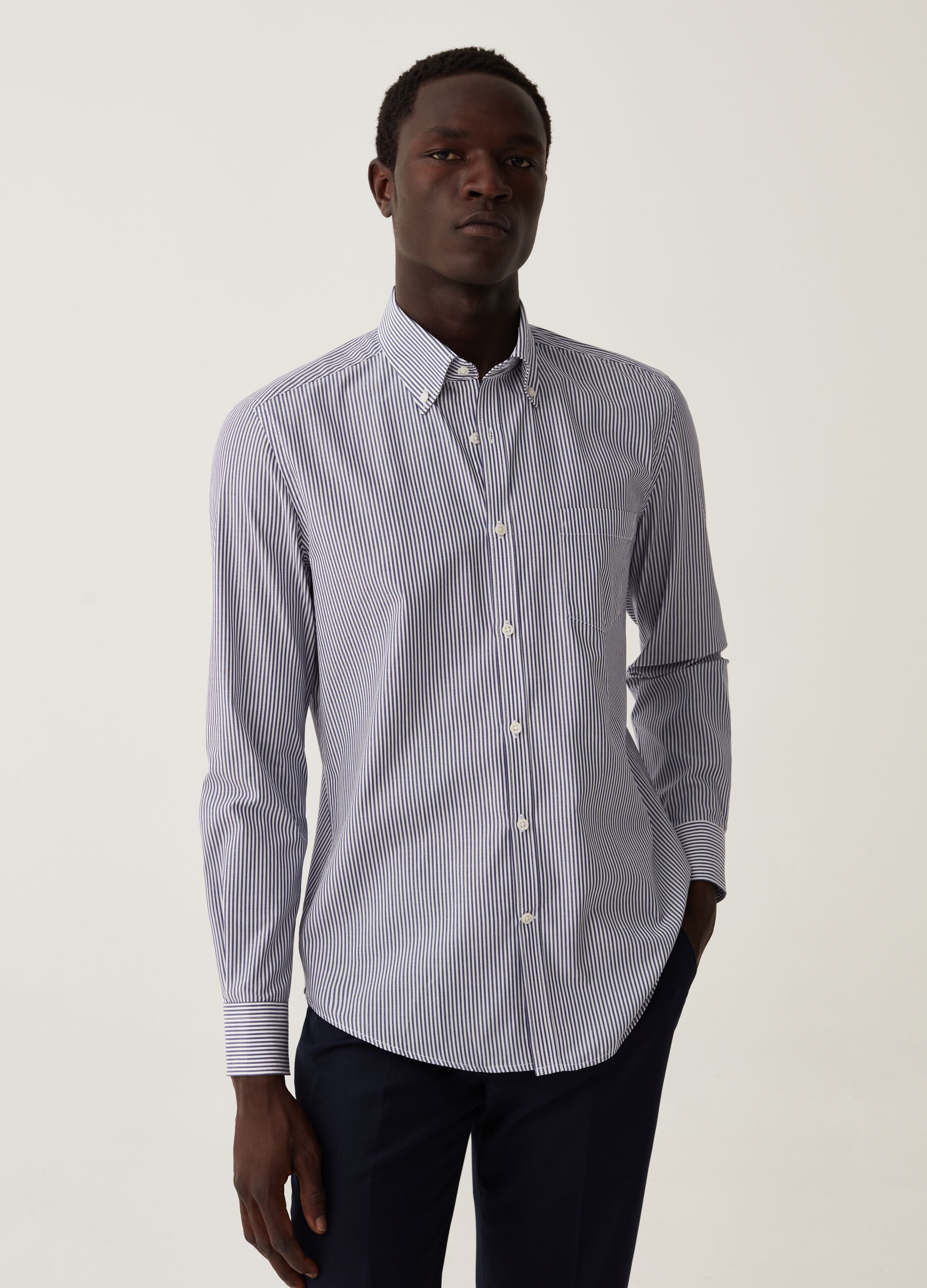 Camicia slim fit a righe sottili con tasca_1