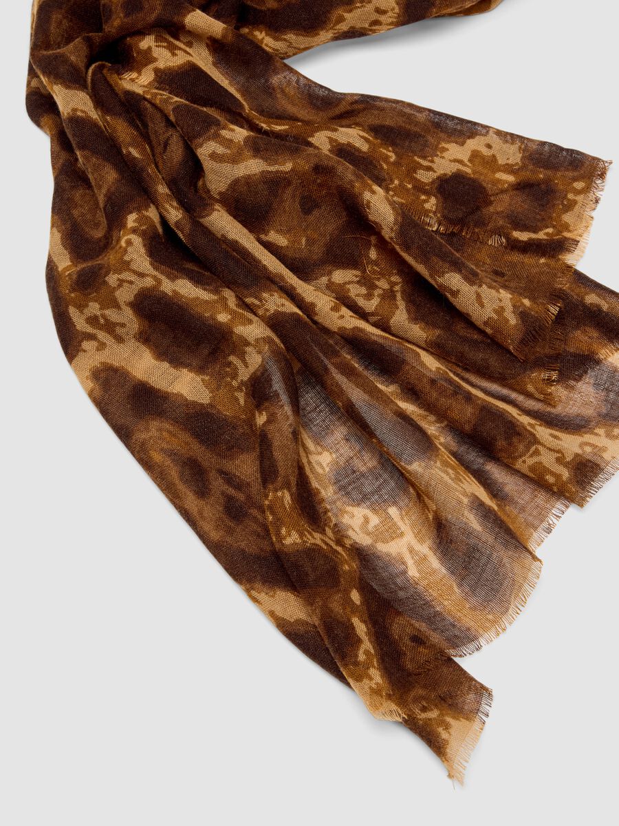 Brown wool-blend scarf with animal print_2