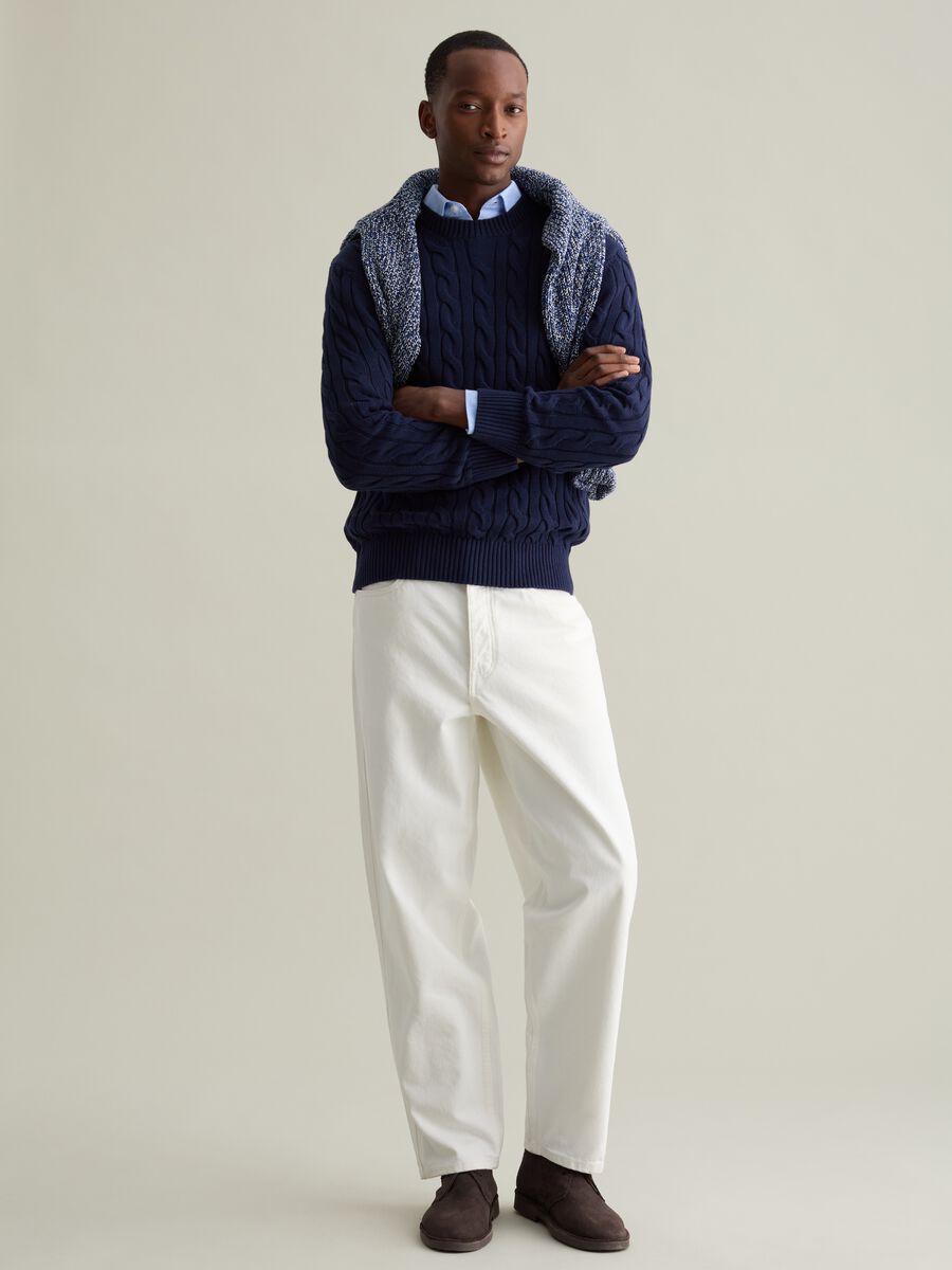 Pullover with cable-knit design_1