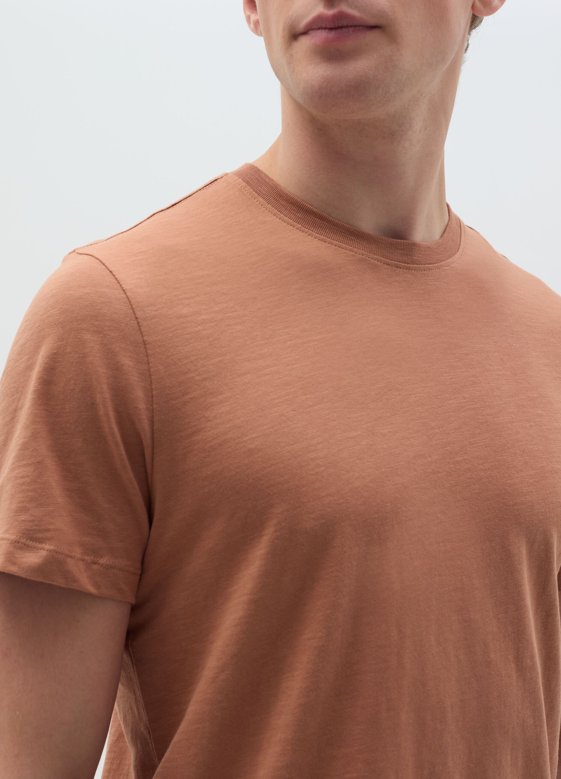 T-shirt in slub cotton with round neck