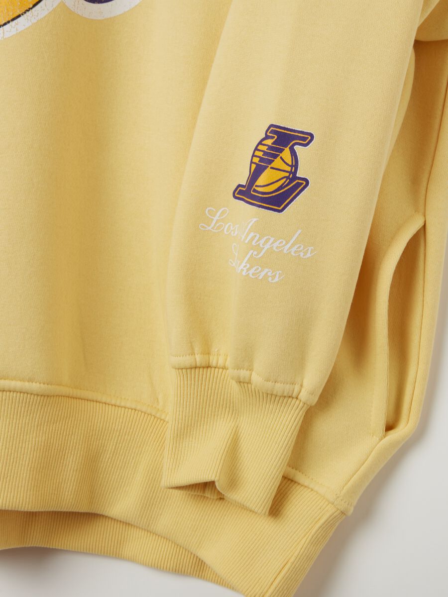 Oversized hoodie with Los Angeles Lakers print_5