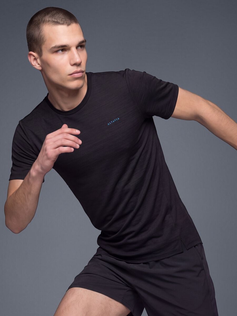 ALTAVIA black breathable technical slim-fit T-shirt_0