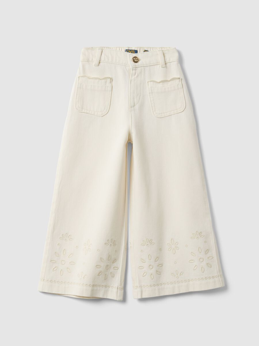 Pantaloni culotte in puro cotone bianco da bambina con ricami_0