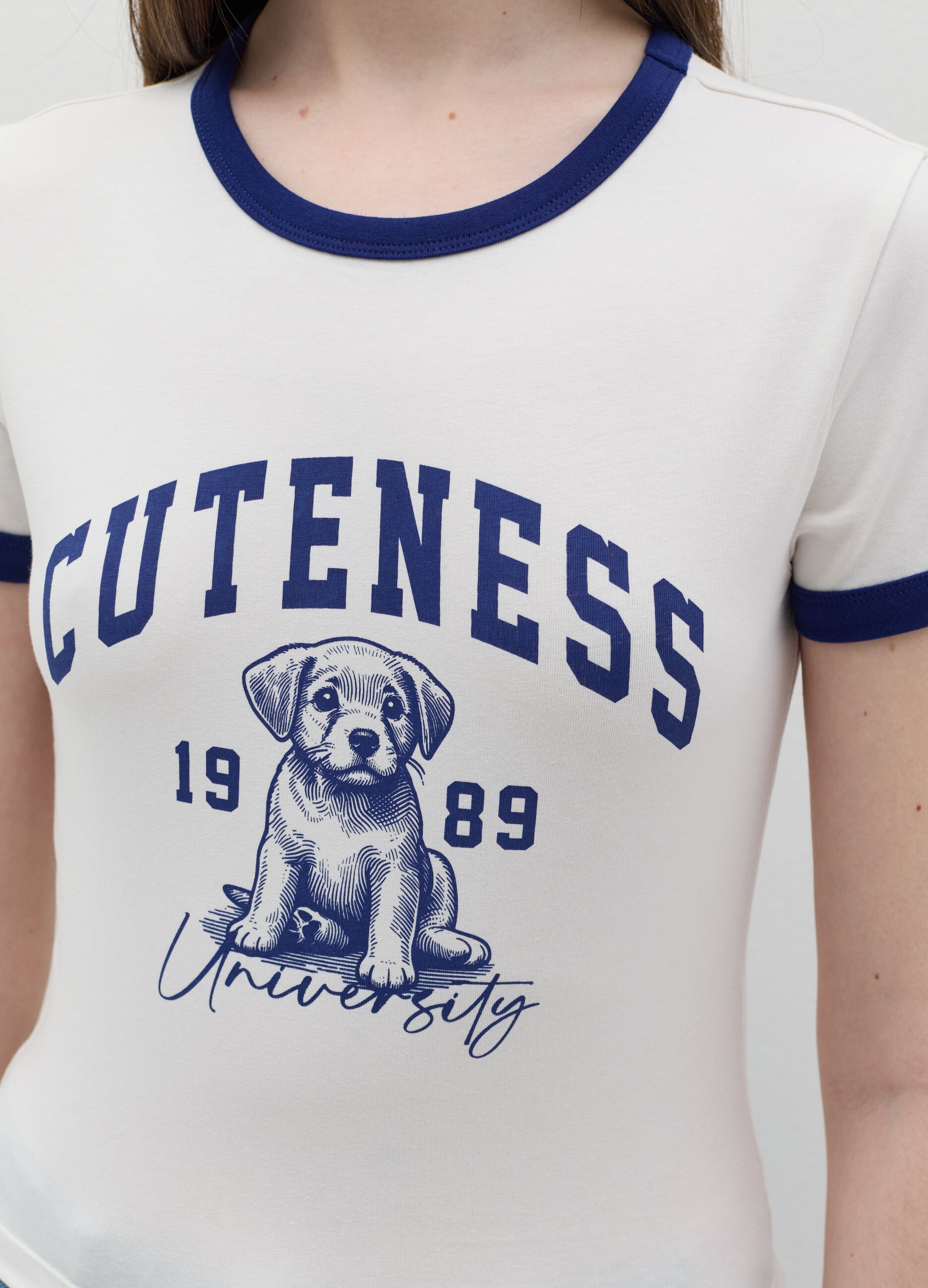 T-shirt with contrasting edging and print
