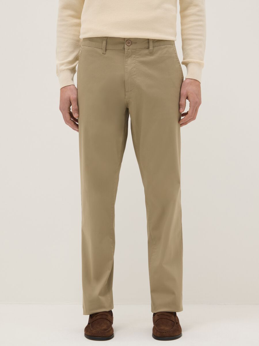 Beige stretch cotton chino trousers with a regular fit_1