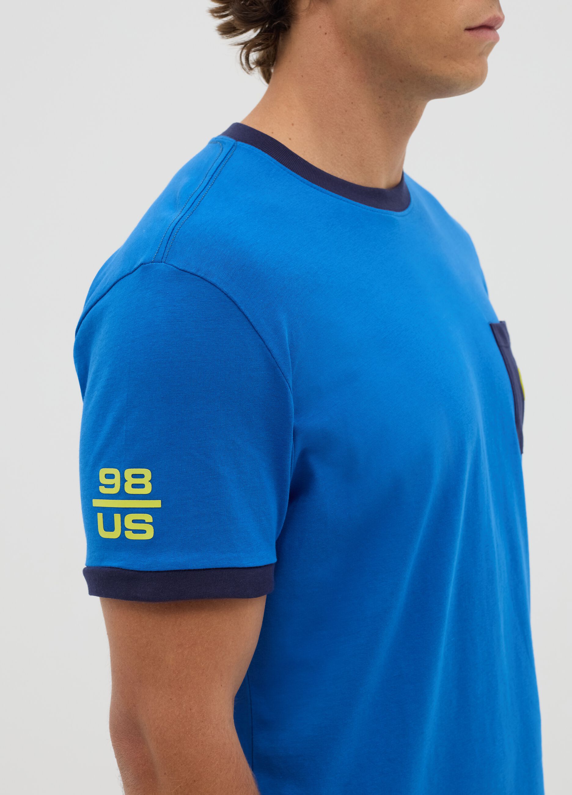 Blue T-shirt with pocket and contrasting details