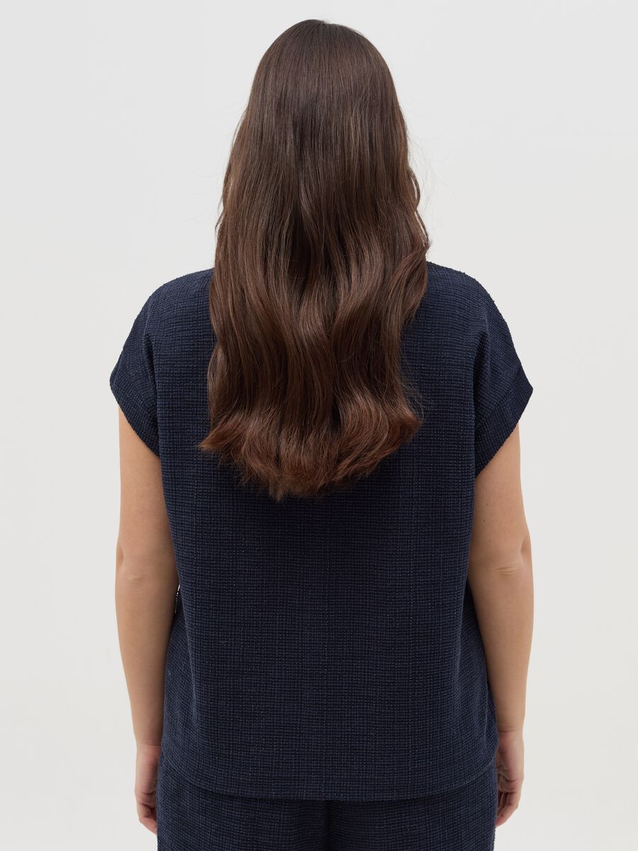 Curvy woven T-shirt with V neck_3