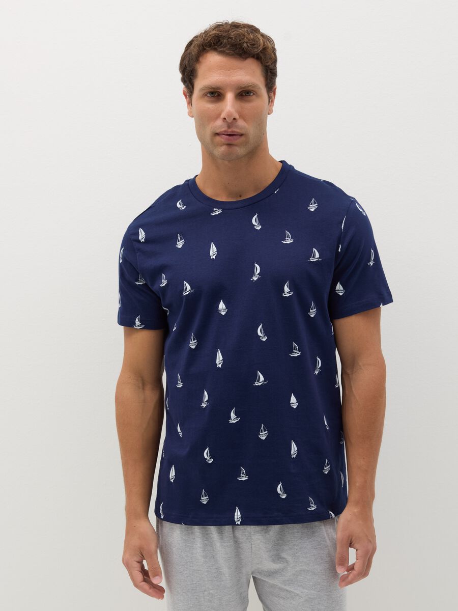 Short pyjamas in cotton with sail boats print_1