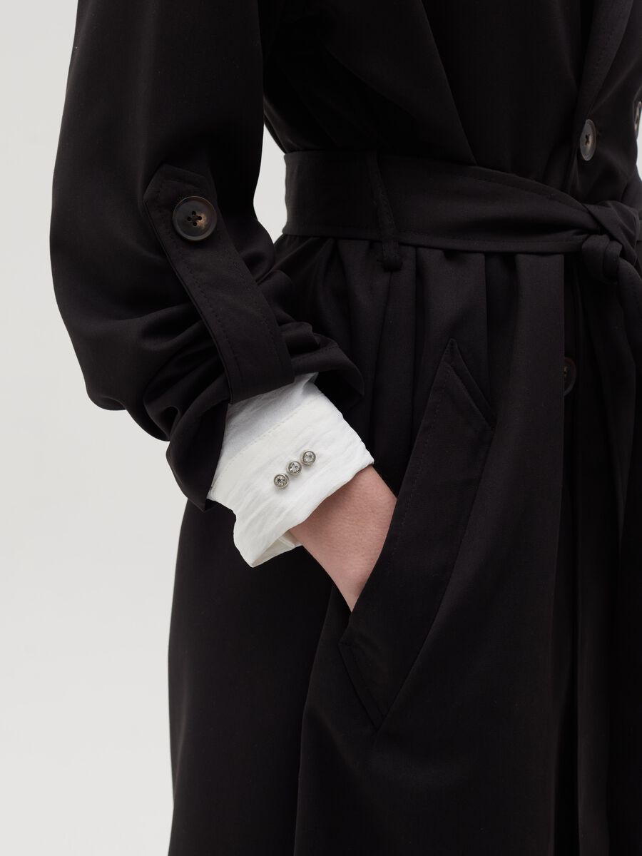 Double-breasted trench coat with buttons and belt_2