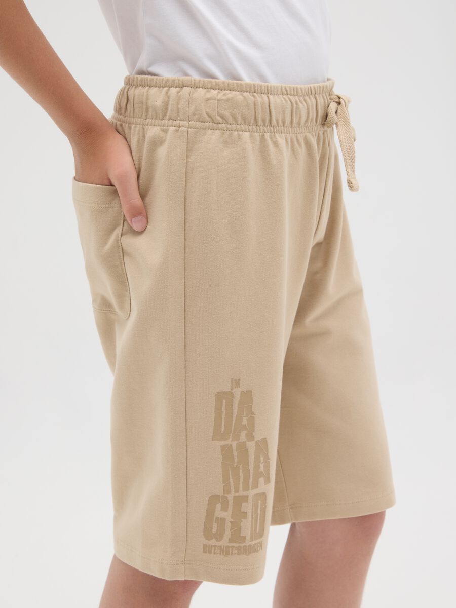 Pantaloni corti da ragazzo in puro cotone beige regular fit_2