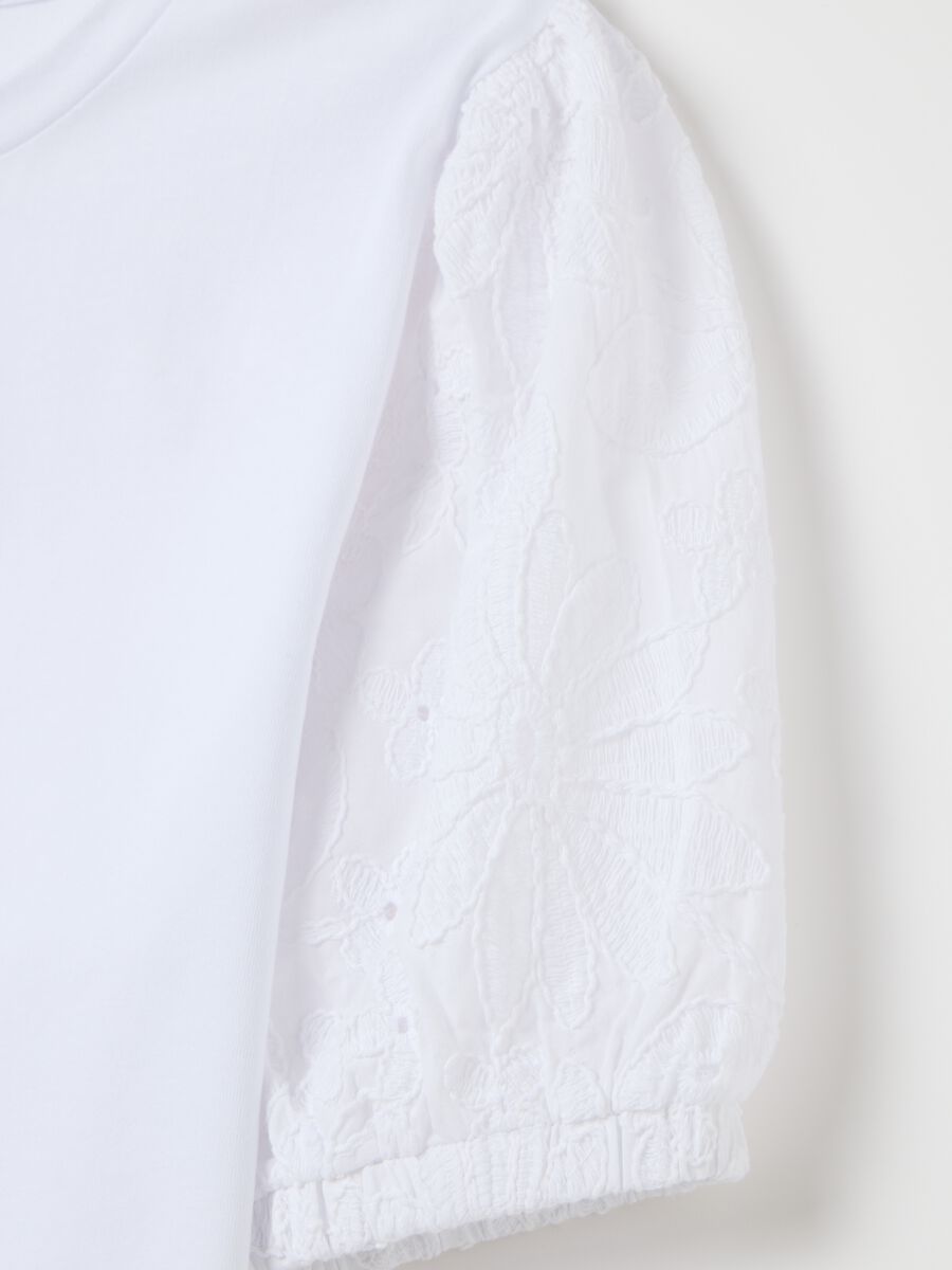 White T-shirt with embroidered sleeves by Les Copains_5