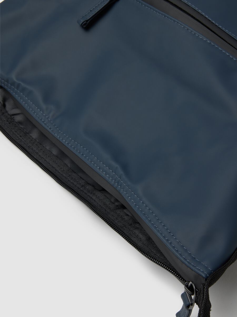 Blue Backpack with Internal Pockets_2