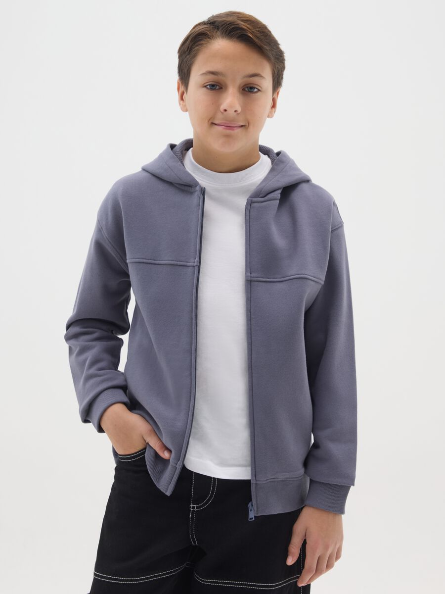 Felpa blu da ragazzo con cappuccio in puro cotone regular fit_0
