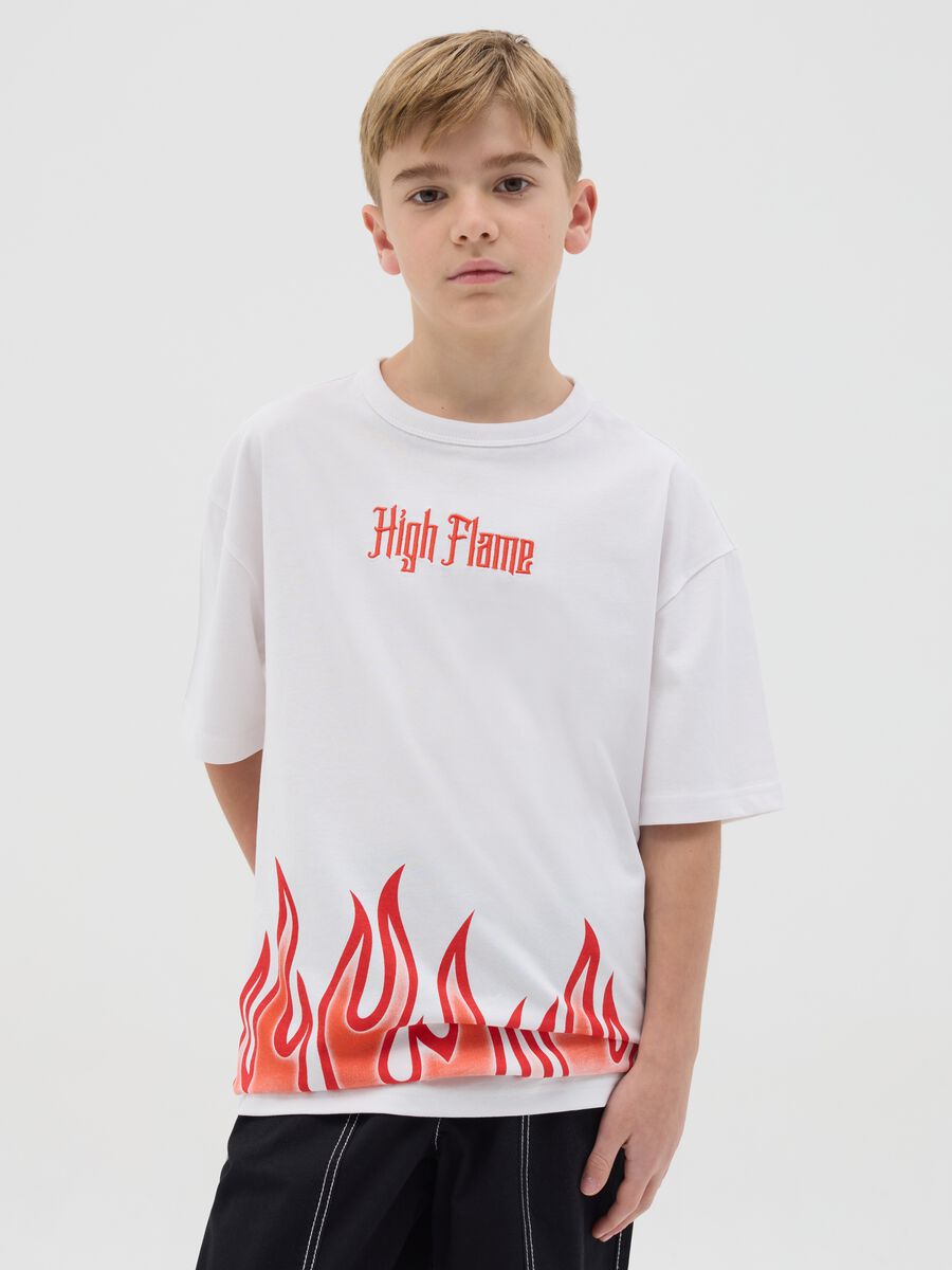 T-shirt in cotone con stampa fiamme "High Flame"_0