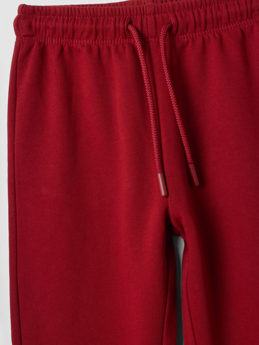 Red jogger trousers in 100% organic cotton_2