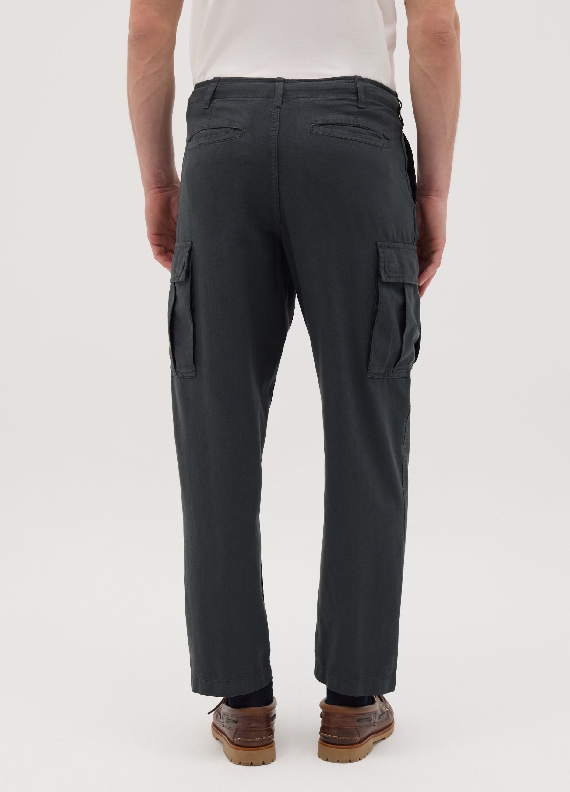 Pantaloni cargo da uomo in lino verde regular fit con tasche cargo
