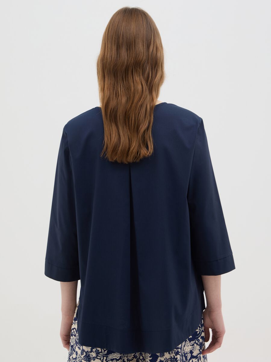 Women's blue cotton regular fit top with round neckline_2