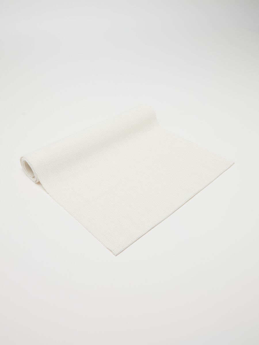 Table runner with Christmas theme_0
