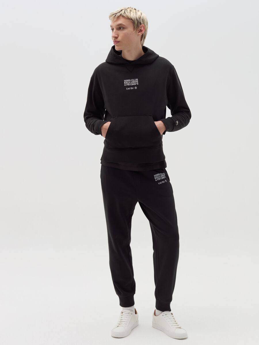 Fleece joggers with print_0
