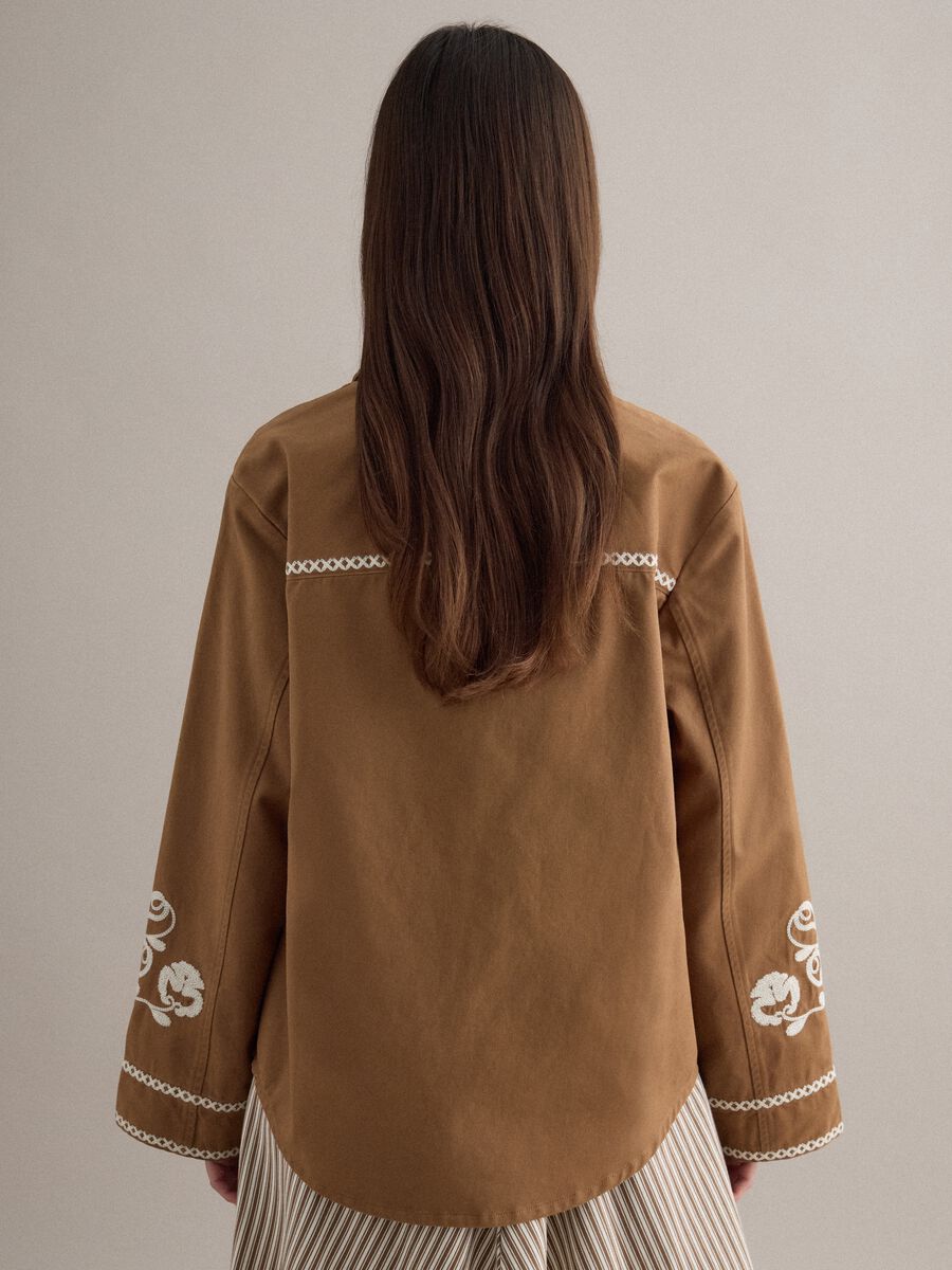 Brown pure cotton regular fit shirt with contrast embroidery_3