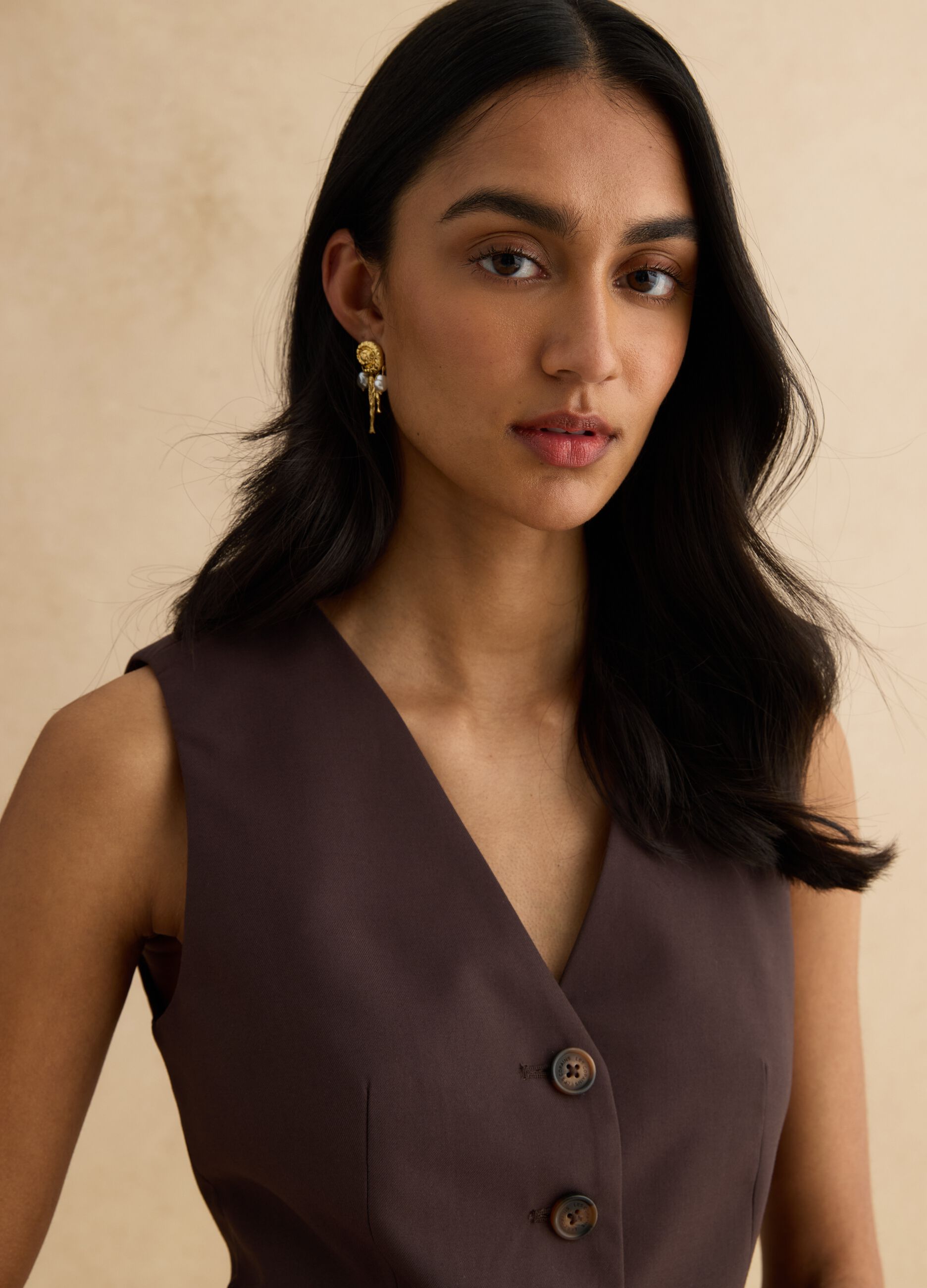 Brown classic waistcoat, regular fit with buttons