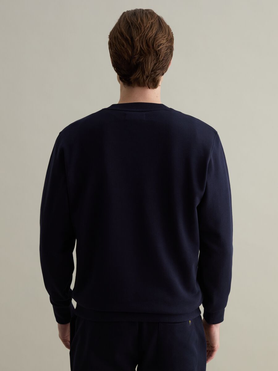 Sweatshirt with round neck and stitched detail_2