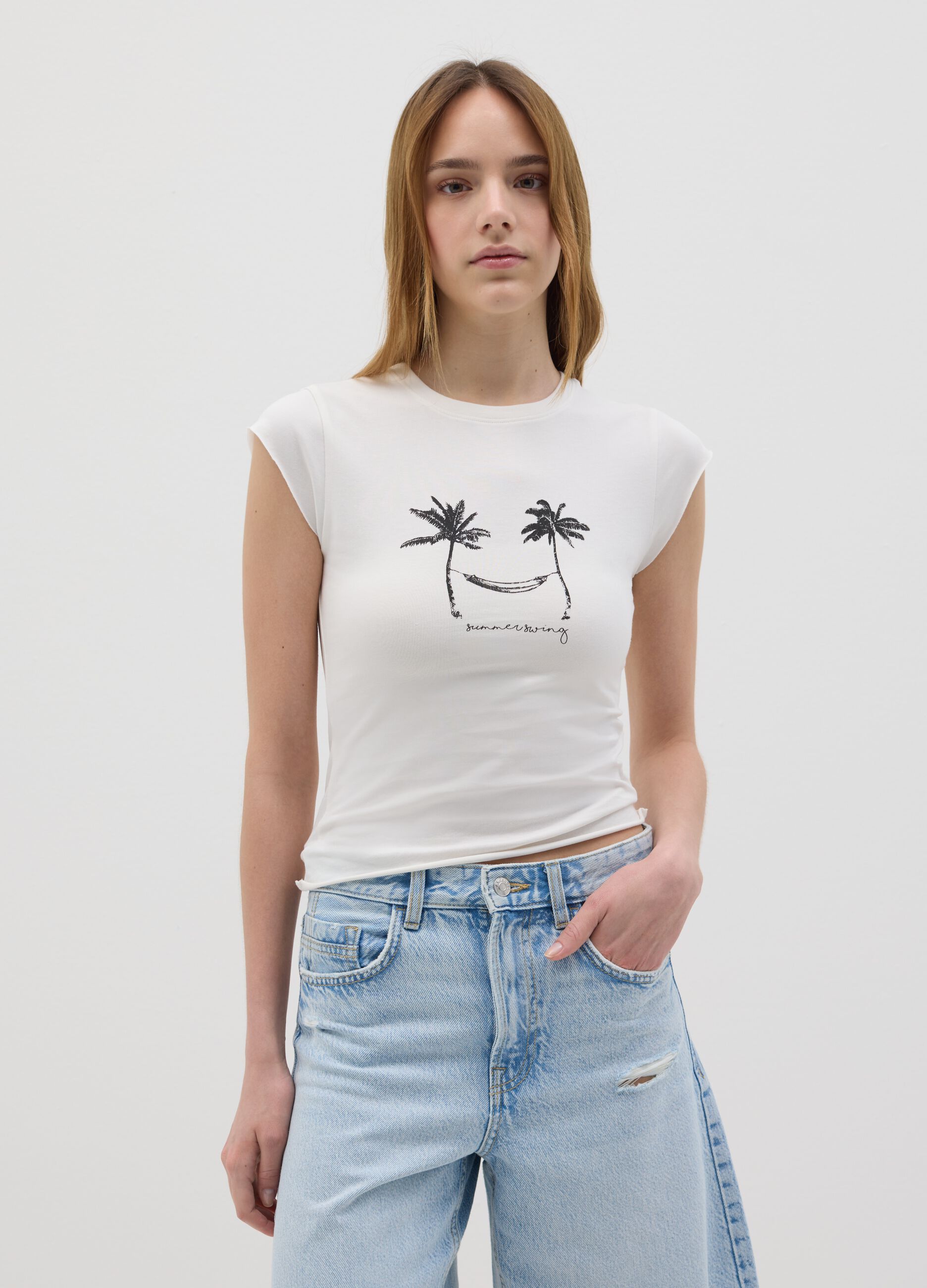 White fitted T-shirt with palm trees B.Angel