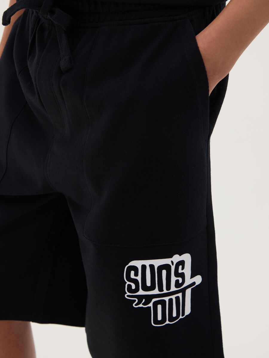 Boy's regular fit pure cotton black shorts with logo_2