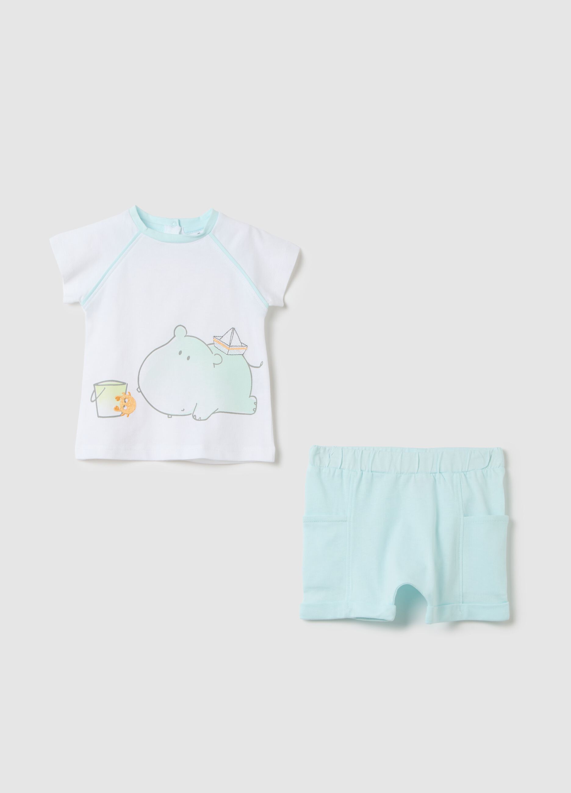 White and light blue shorts and T-shirt set in organic cotton with print