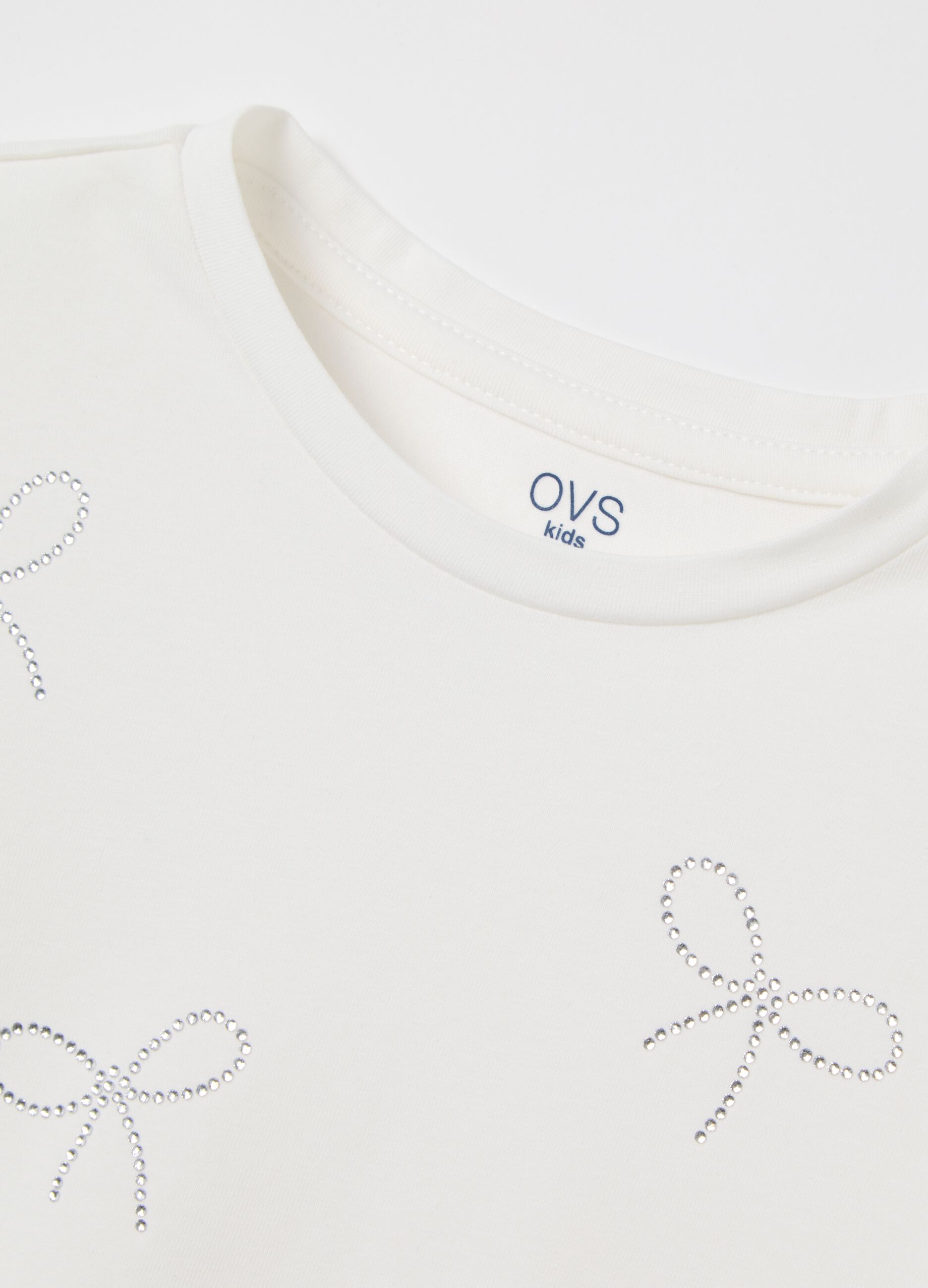 Maglia da bambina in cotone bianco regular fit con fiocchi strass
